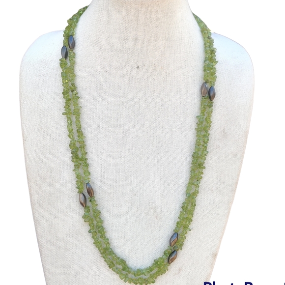 Long peridot necklace - Picture 1 of 3